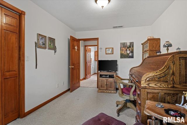 49 WOODLAND Trail, Rochester, IL 62563