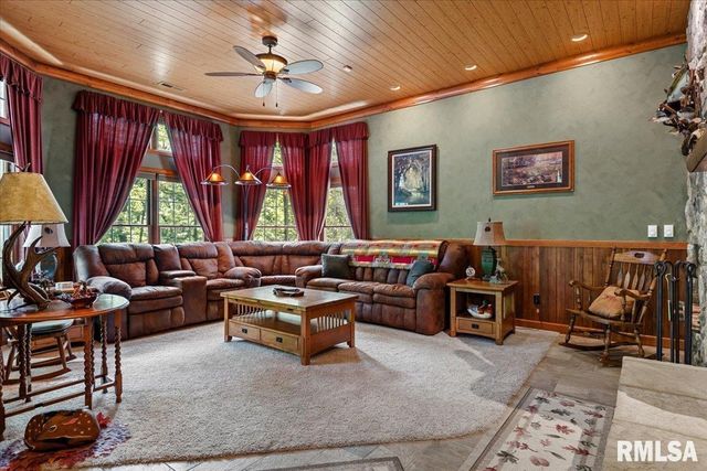 49 WOODLAND Trail, Rochester, IL 62563