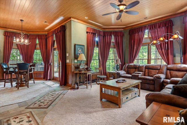 49 WOODLAND Trail, Rochester, IL 62563