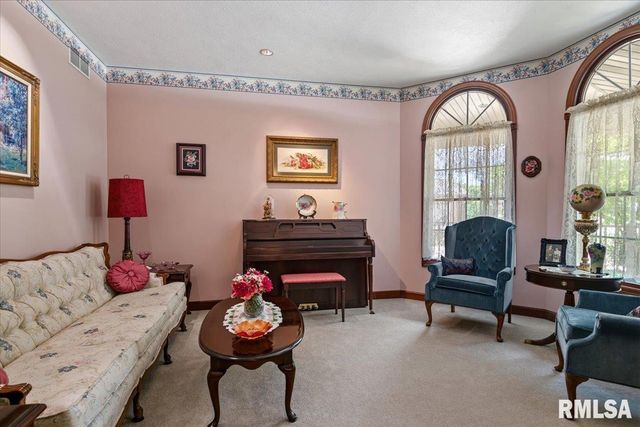 49 WOODLAND Trail, Rochester, IL 62563