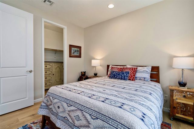 41 Avenida Colibri, Santa Fe, NM 87508