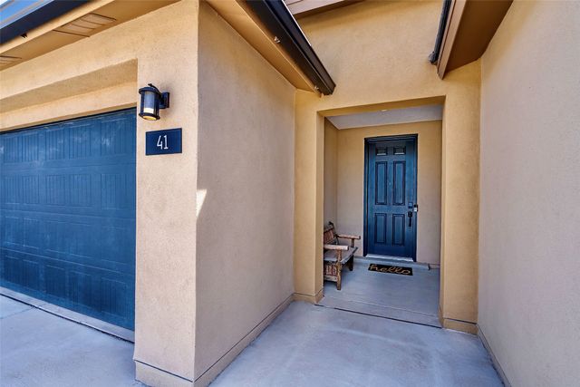 41 Avenida Colibri, Santa Fe, NM 87508