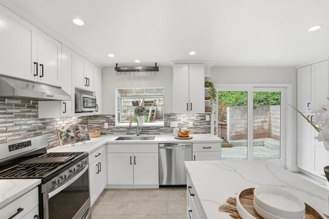 730 Fern Avenue, Pacifica, CA 94044