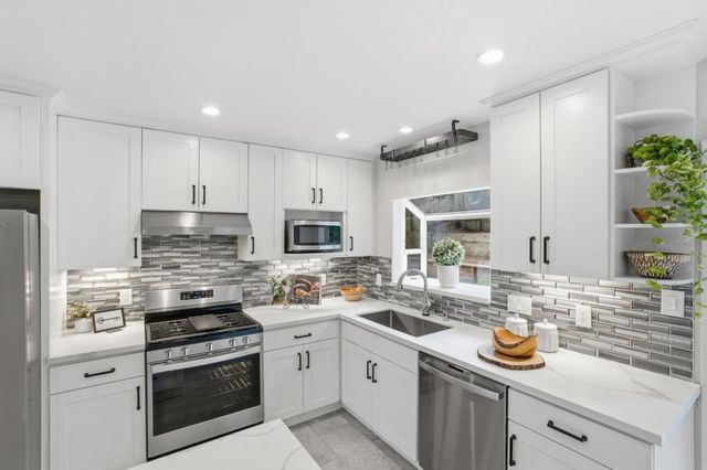 730 Fern Avenue, Pacifica, CA 94044