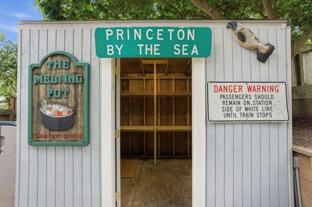 730 Fern Avenue, Pacifica, CA 94044