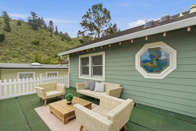 730 Fern Avenue, Pacifica, CA 94044