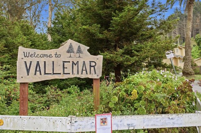 730 Fern Avenue, Pacifica, CA 94044