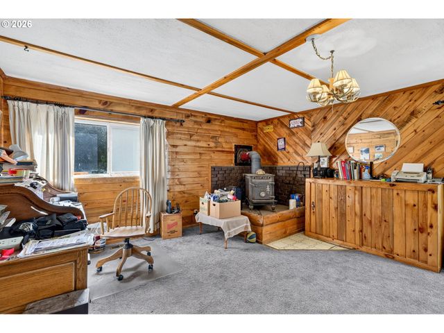 18370 S OLD CLARKE Rd, Mulino, OR 97042