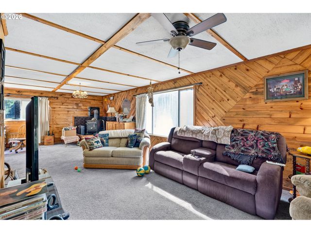 18370 S OLD CLARKE Rd, Mulino, OR 97042