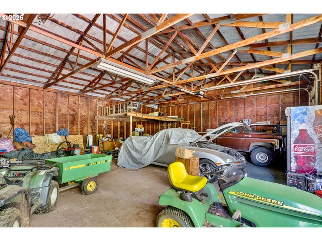 18370 S OLD CLARKE Rd, Mulino, OR 97042