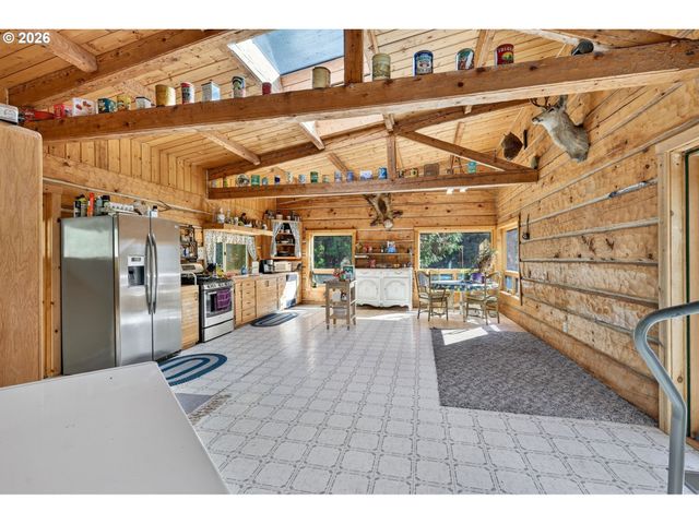 18370 S OLD CLARKE Rd, Mulino, OR 97042