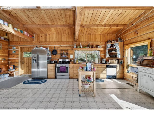 18370 S OLD CLARKE Rd, Mulino, OR 97042