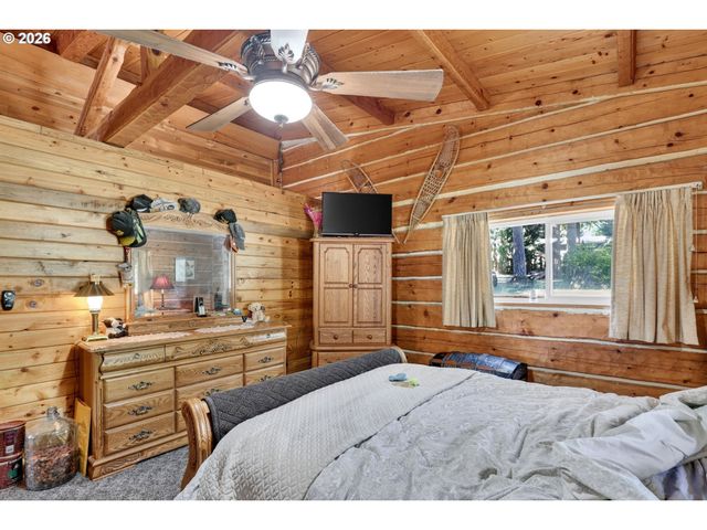 18370 S OLD CLARKE Rd, Mulino, OR 97042