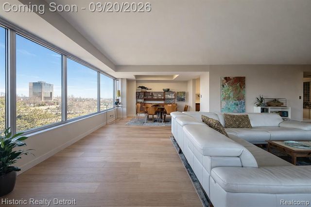 1300 E Lafayette 307, Detroit, MI 48207