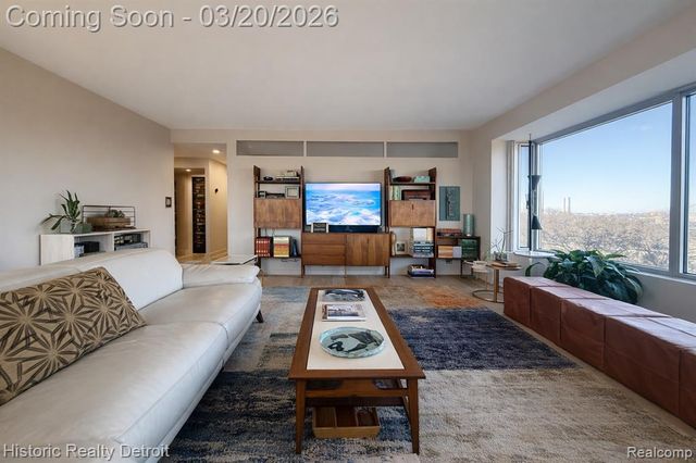 1300 E Lafayette 307, Detroit, MI 48207