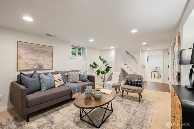 7740 18th Avenue NE, Seattle, WA 98115