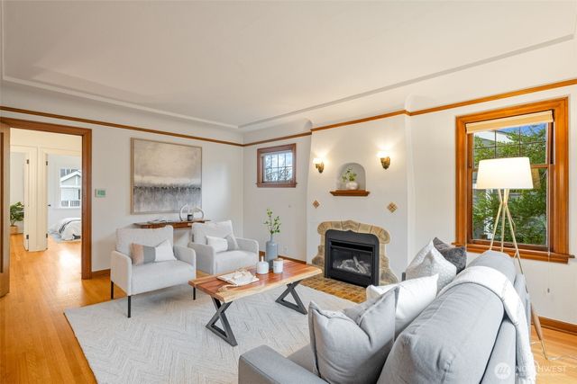 7740 18th Avenue NE, Seattle, WA 98115