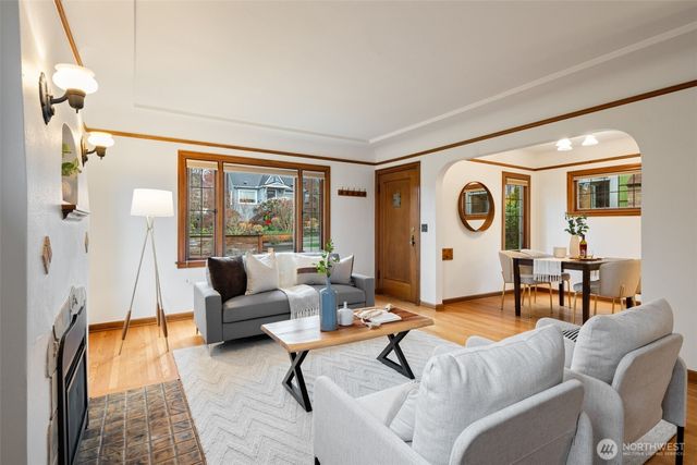 7740 18th Avenue NE, Seattle, WA 98115