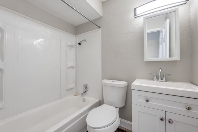 1001 W Elm Street 201, Denison, TX 75020