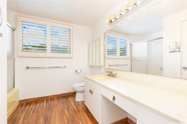 999 Wilder Avenue 305, Honolulu, HI 96822