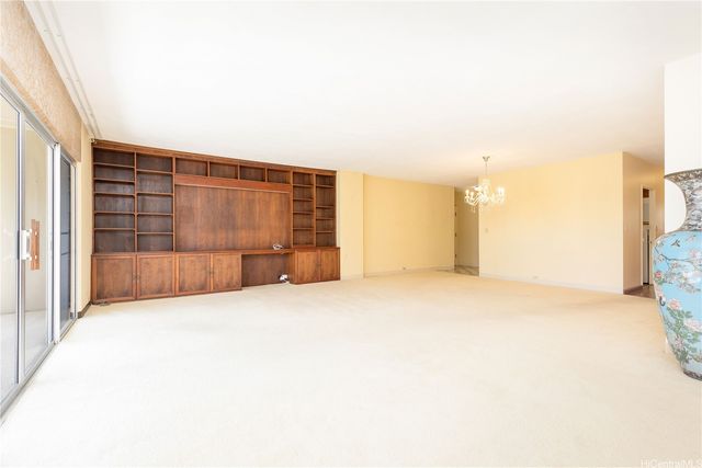 999 Wilder Avenue 305, Honolulu, HI 96822