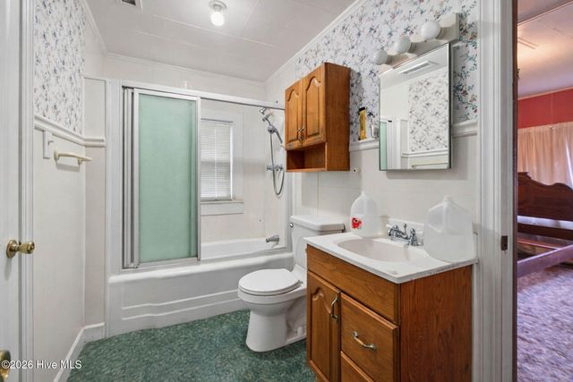 5600 Ocean Highway E, Winnabow, NC 28479