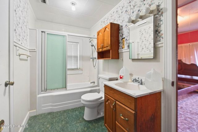 5600 Ocean Highway E, Winnabow, NC 28479