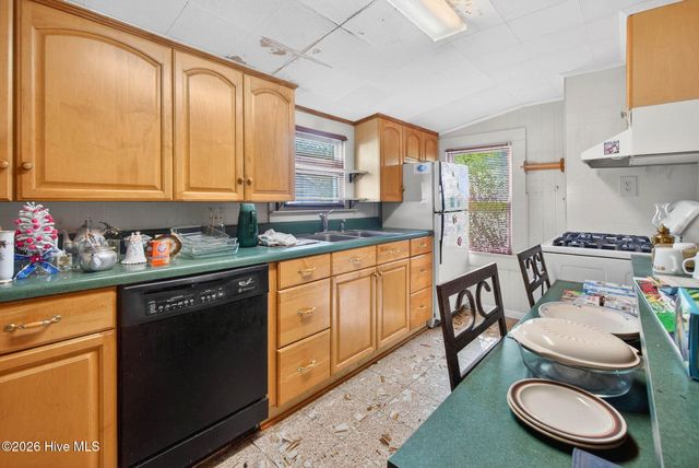 5600 Ocean Highway E, Winnabow, NC 28479