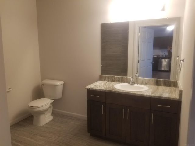 33630 Utica Road 201, Fraser, MI 48026