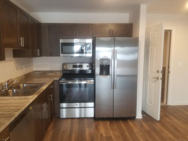 33630 Utica Road 201, Fraser, MI 48026