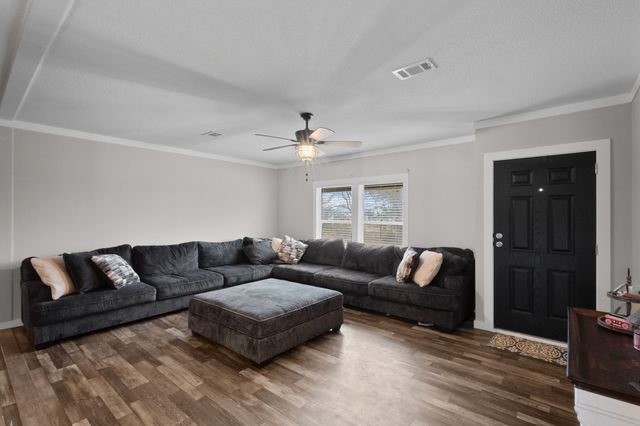 1012 County Road 1180, Decatur, TX 76234