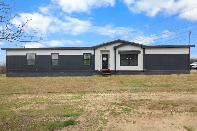 1012 County Road 1180, Decatur, TX 76234