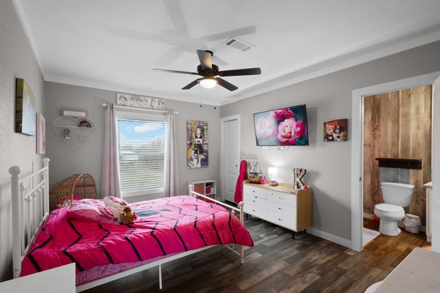 1012 County Road 1180, Decatur, TX 76234