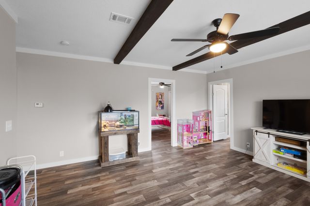 1012 County Road 1180, Decatur, TX 76234