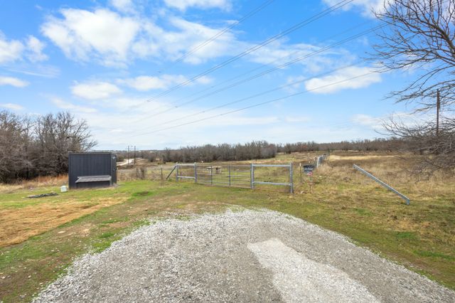 1012 County Road 1180, Decatur, TX 76234