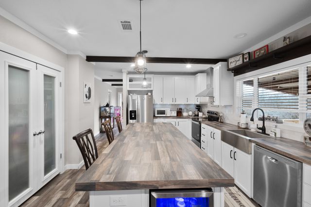 1012 County Road 1180, Decatur, TX 76234