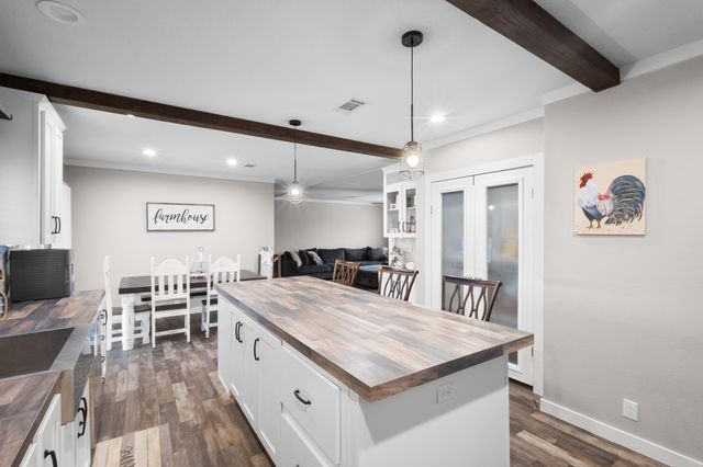 1012 County Road 1180, Decatur, TX 76234