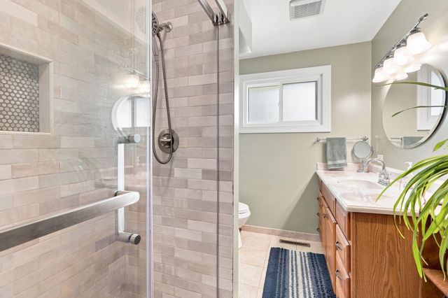 6504 N Wall St, Spokane, WA 99208