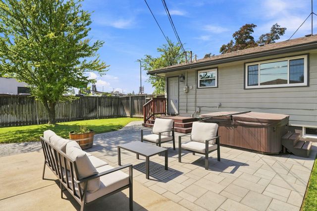 6504 N Wall St, Spokane, WA 99208