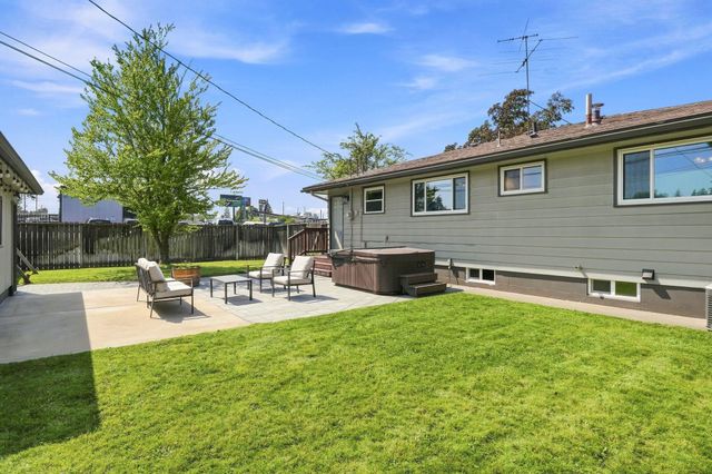 6504 N Wall St, Spokane, WA 99208