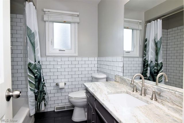 4949 Emmet Road, Lyndhurst, OH 44124