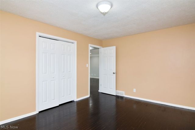 4949 Emmet Road, Lyndhurst, OH 44124