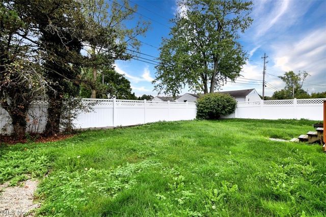 4949 Emmet Road, Lyndhurst, OH 44124
