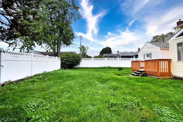 4949 Emmet Road, Lyndhurst, OH 44124