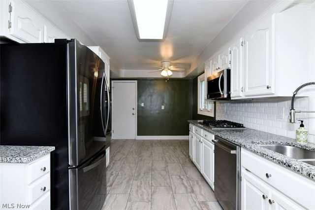 4949 Emmet Road, Lyndhurst, OH 44124