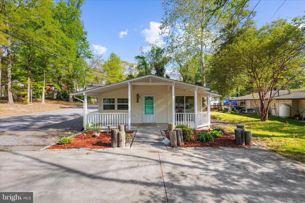 Image 2 of property listing at 8312 PINE BLVD, Lusby, MD 20657