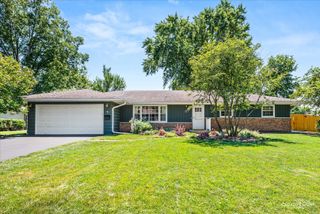 210 Briar Lane, North Aurora, IL 60542