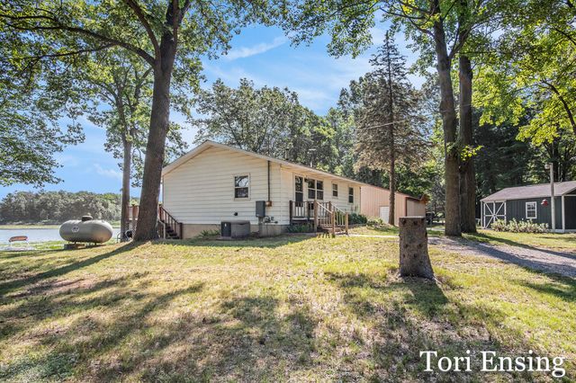11145 S Holland Road, Fairplain Twp, MI 48834