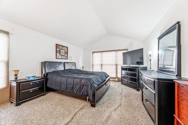 275 Farmhill Drive, Algonquin, IL 60102