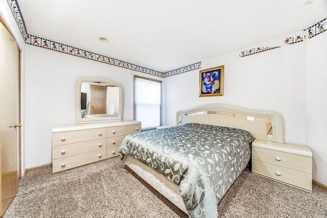 275 Farmhill Drive, Algonquin, IL 60102